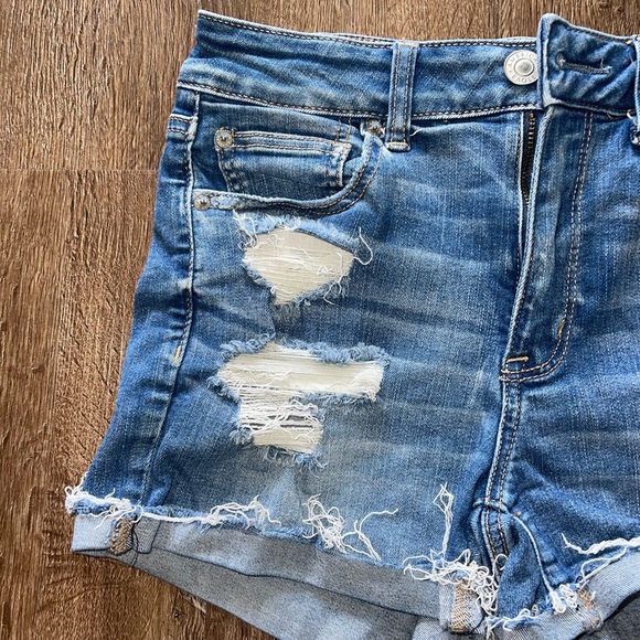 Women’s American Eagle high rise shorts - Picture 2 of 9